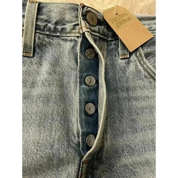 Levi's 501 Original High Rise Jean Denim Button Fly Shorts Light Wash Women’s - Picture 6 of 9